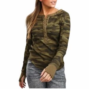 Free People Everest Henley Camo Waffle Knit Thermal Top XL Thumbholes Boho